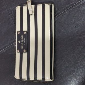 Kate Spade patent leather wallet